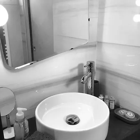 Amazing Chic Apt In Le Suquet By Guestready